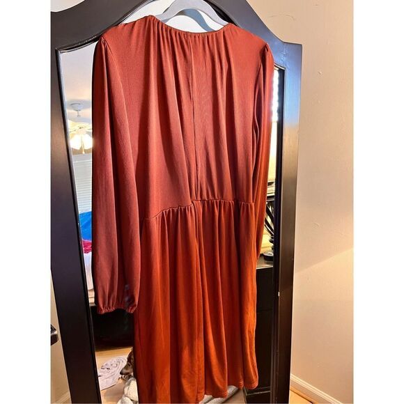 New Ribbed Midi Dress Light & Airy OXL - Picture 2 of 3